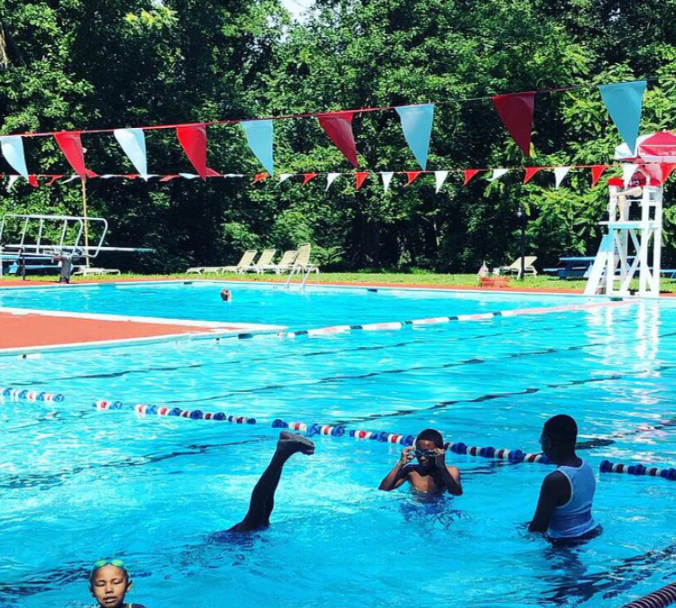 lochearn-community-club-swimming-pool-photo
